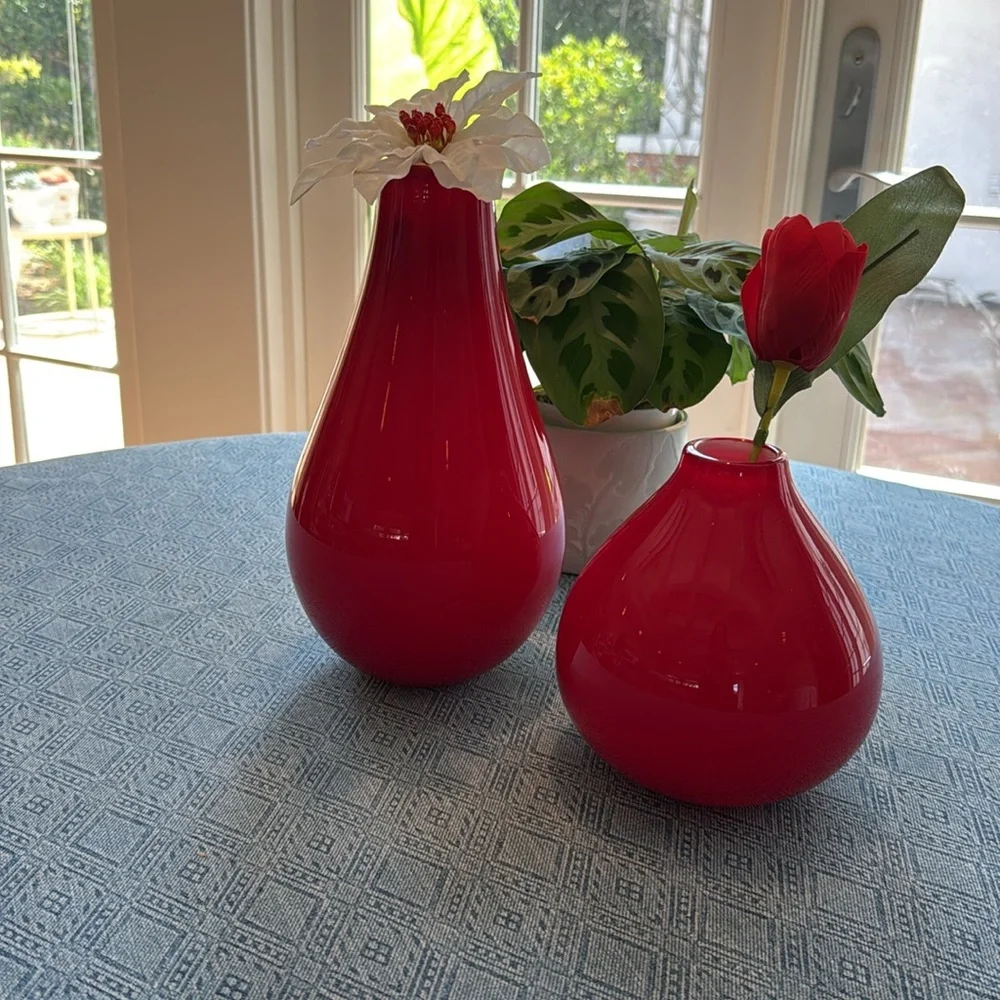 Elegant Red Glass Vase Set